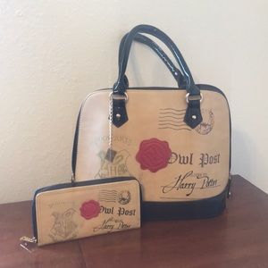 Owl Post purse and wallet set.
